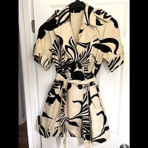 INC Short Sleeve Belted Trench Coat beige and Black Leaf Safari